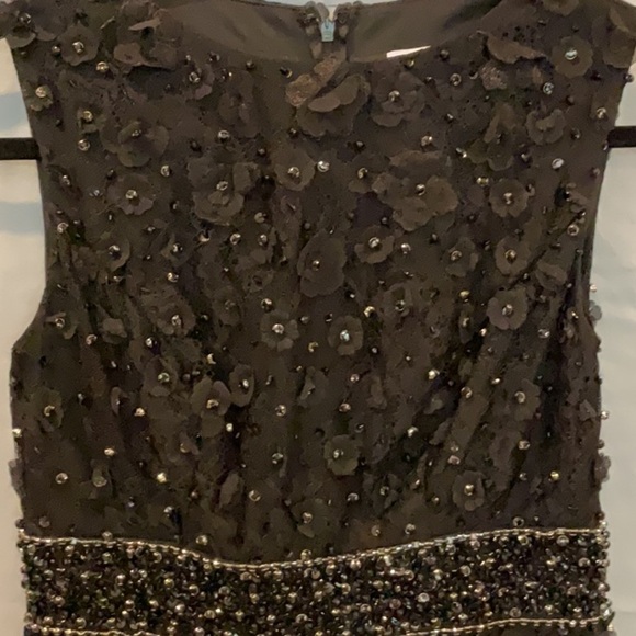 Mac Duggal - 3D Floral Applique Sleeveless Midi Dress - Picture 8 of 13